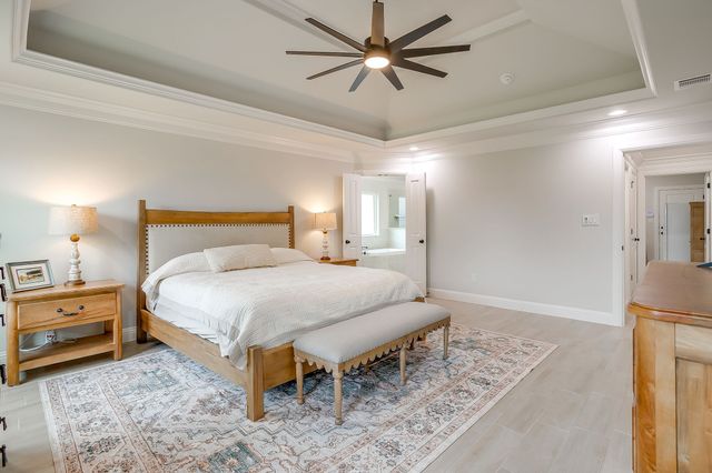 2172 Middlewood Circle, Granbury, TX 76049