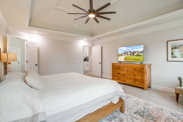 2172 Middlewood Circle, Granbury, TX 76049