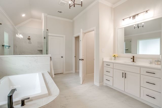 2172 Middlewood Circle, Granbury, TX 76049