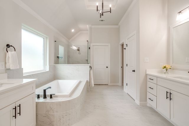 2172 Middlewood Circle, Granbury, TX 76049