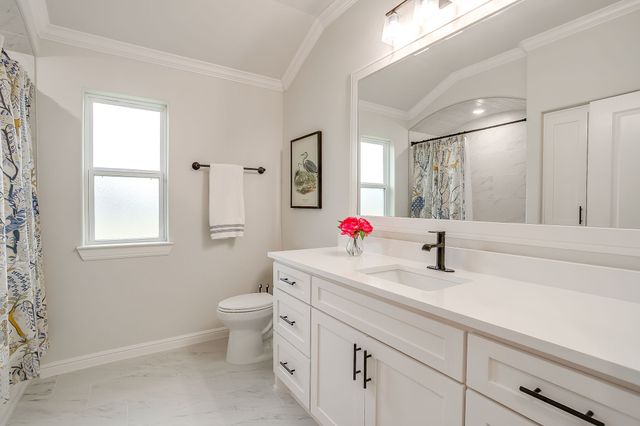 2172 Middlewood Circle, Granbury, TX 76049