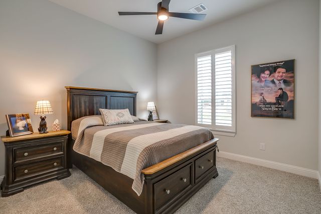2172 Middlewood Circle, Granbury, TX 76049