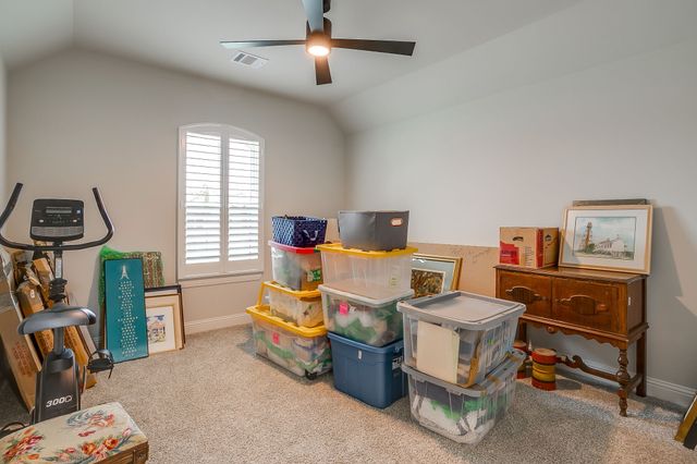 2172 Middlewood Circle, Granbury, TX 76049