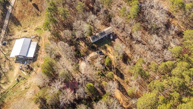 4090 Pyburn Dr, Savannah, TN 38372