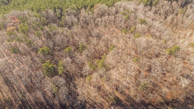 4090 Pyburn Dr, Savannah, TN 38372