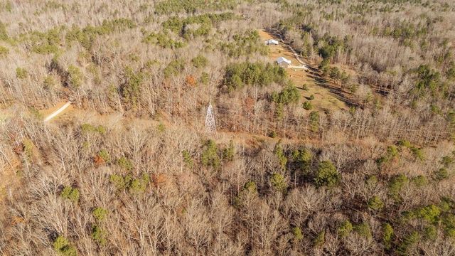 4090 Pyburn Dr, Savannah, TN 38372