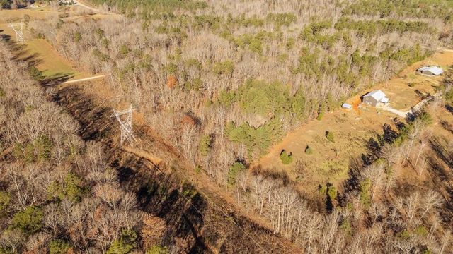 4090 Pyburn Dr, Savannah, TN 38372