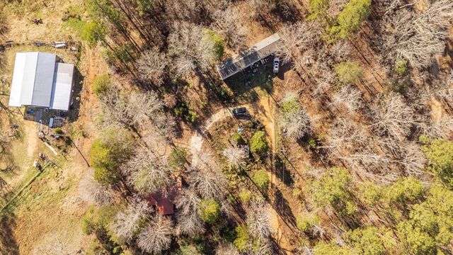 4090 Pyburn Dr, Savannah, TN 38372