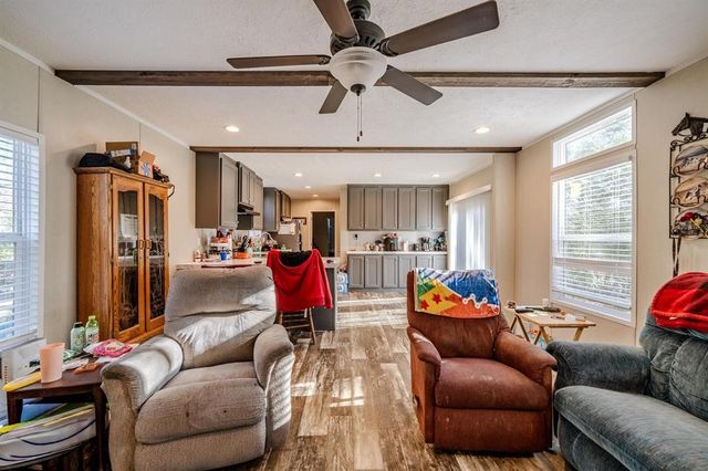 4090 Pyburn Dr, Savannah, TN 38372