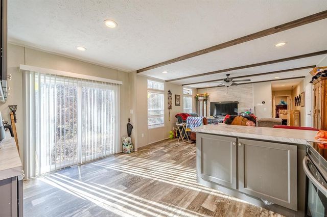 4090 Pyburn Dr, Savannah, TN 38372