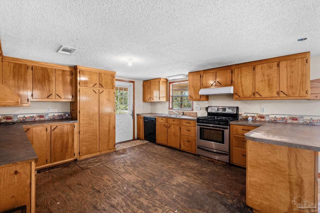 8331 Durand Ave, Pensacola, FL 32534