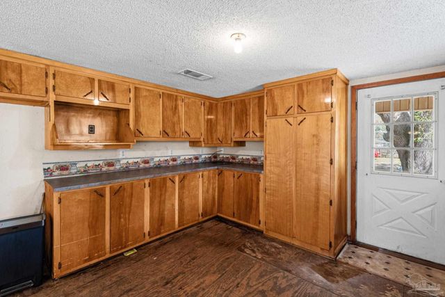 8331 Durand Ave, Pensacola, FL 32534