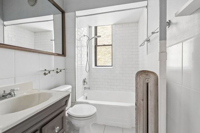 20 E Goethe Street 206, Chicago, IL 60610