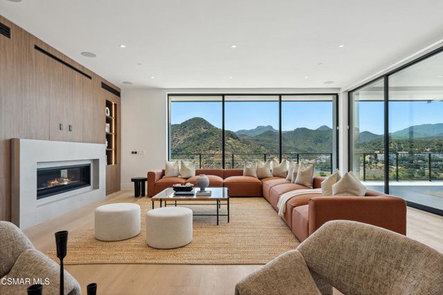 461 Lake Sherwood Drive, Westlake Village, CA 91361