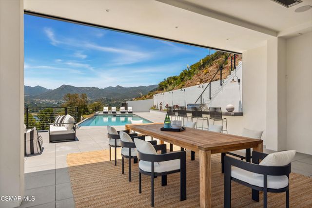 461 Lake Sherwood Drive, Westlake Village, CA 91361