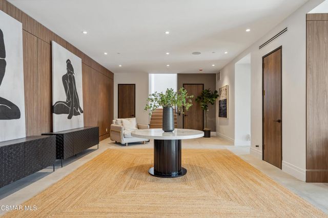 461 Lake Sherwood Drive, Westlake Village, CA 91361