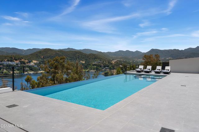 461 Lake Sherwood Drive, Westlake Village, CA 91361