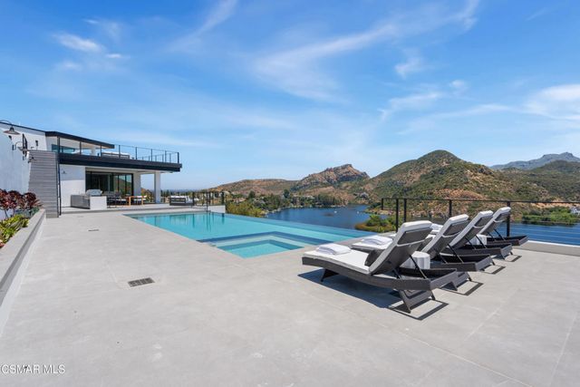 461 Lake Sherwood Drive, Westlake Village, CA 91361