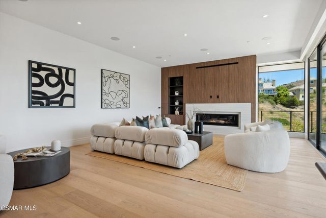 461 Lake Sherwood Drive, Westlake Village, CA 91361