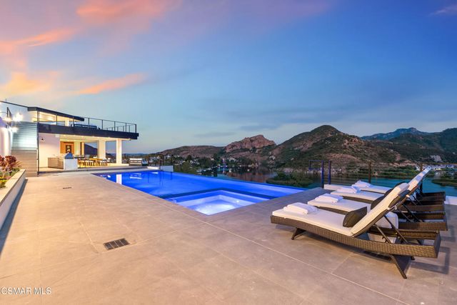 461 Lake Sherwood Drive, Westlake Village, CA 91361