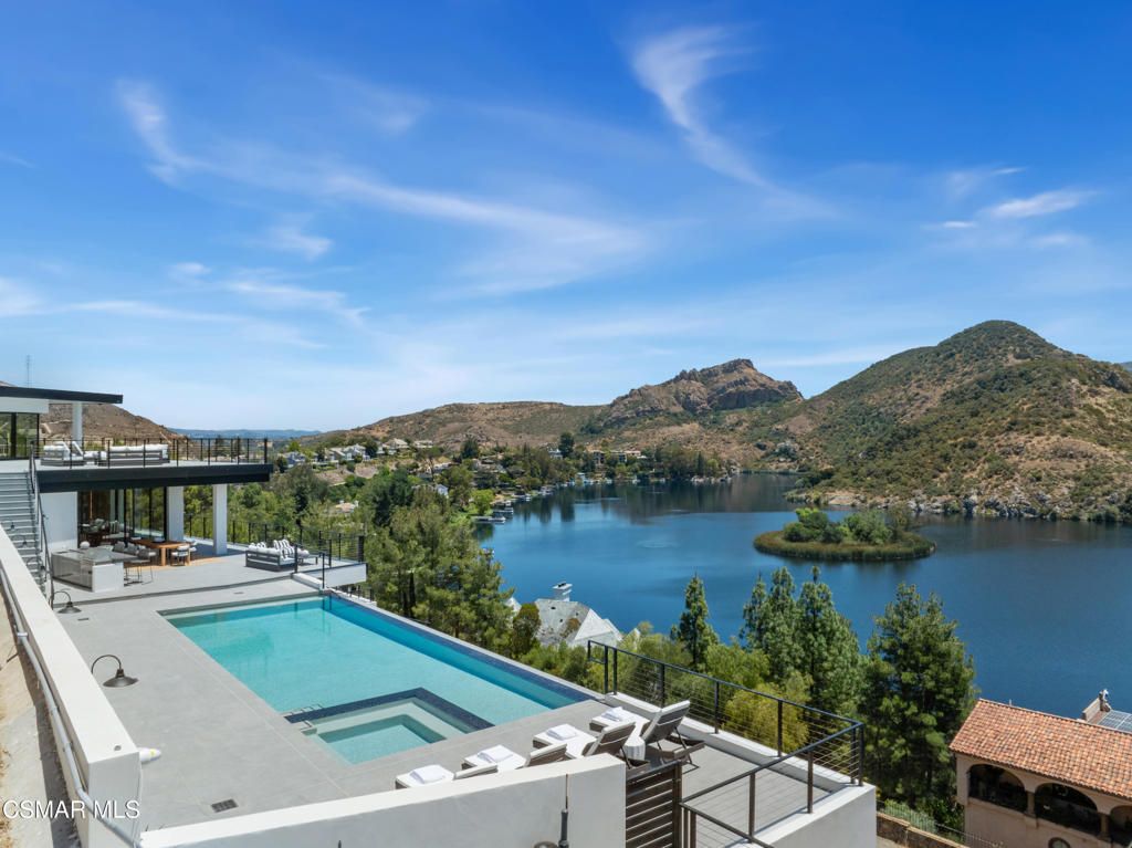 461 Lake Sherwood Drive, Westlake Village, CA 91361