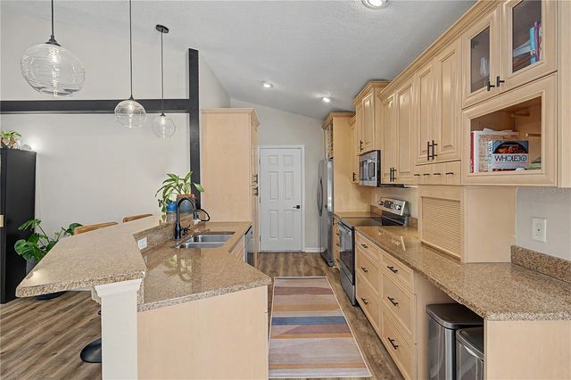 719 92ND AVENUE N, St Petersburg, FL 33702