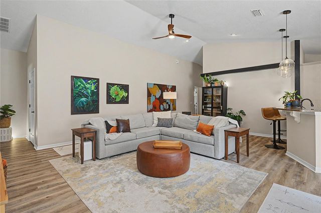 719 92ND AVENUE N, St Petersburg, FL 33702