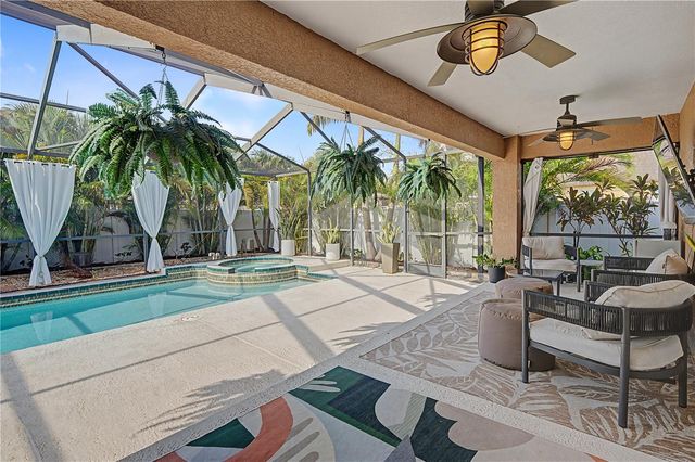 719 92ND AVENUE N, St Petersburg, FL 33702