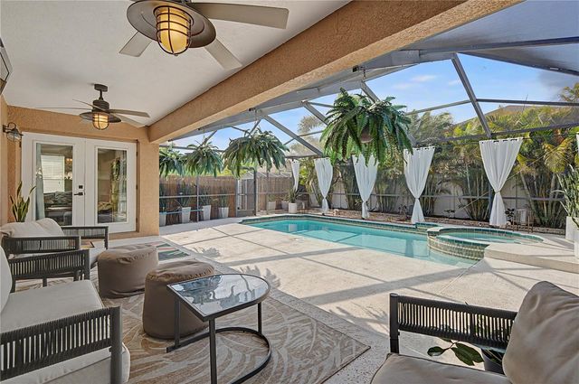 719 92ND AVENUE N, St Petersburg, FL 33702