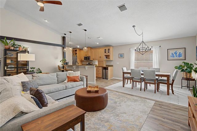 719 92ND AVENUE N, St Petersburg, FL 33702