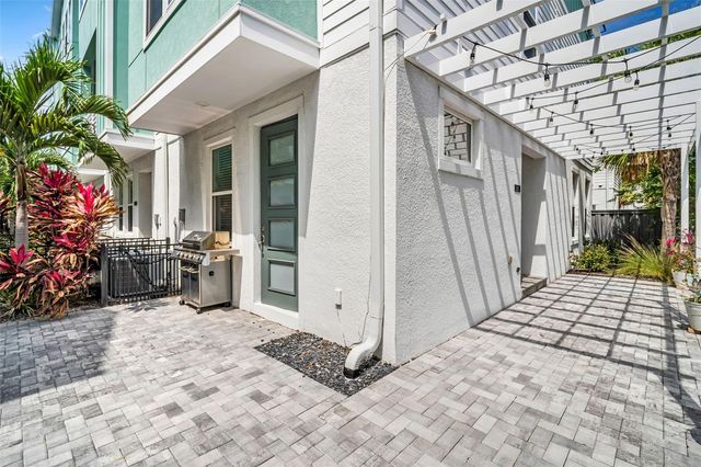 2851 1ST AVENUE S, St Petersburg, FL 33712
