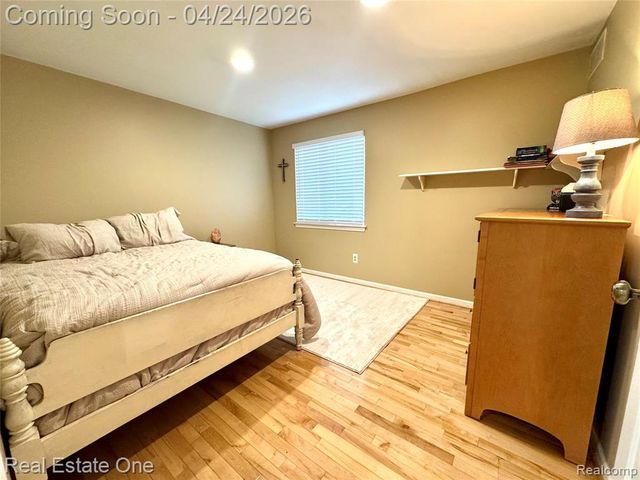 2757 Limerick Lane, Troy, MI 48098