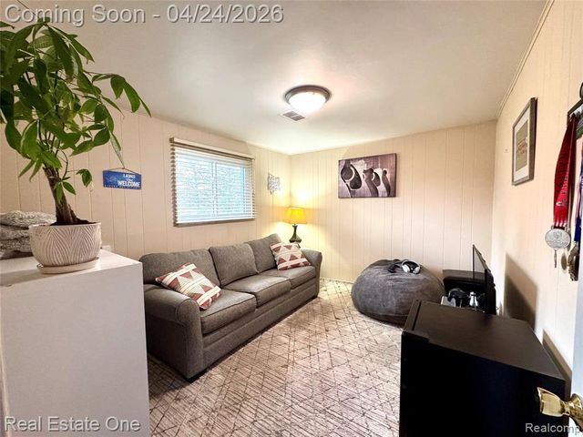2757 Limerick Lane, Troy, MI 48098