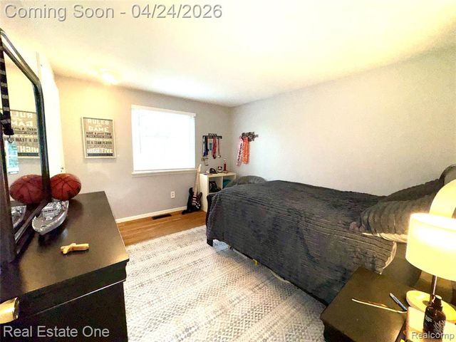2757 Limerick Lane, Troy, MI 48098