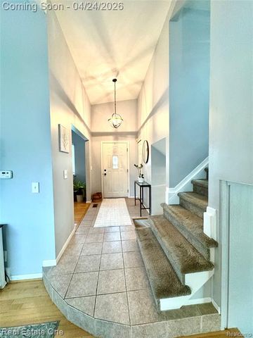2757 Limerick Lane, Troy, MI 48098