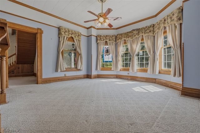 402 Williams Avenue, Williamstown, WV 26187