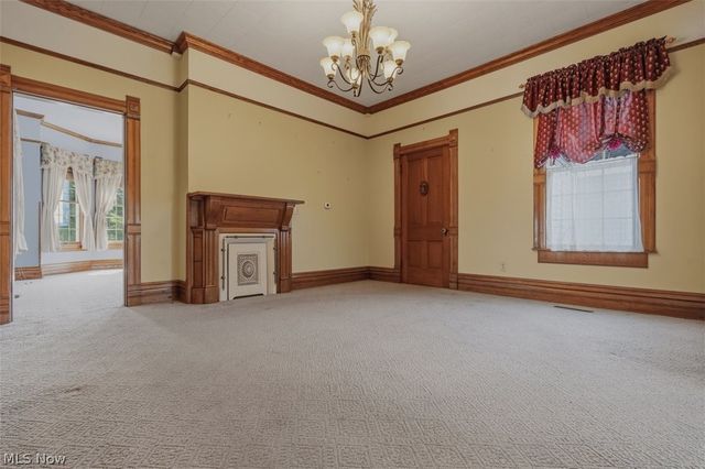 402 Williams Avenue, Williamstown, WV 26187