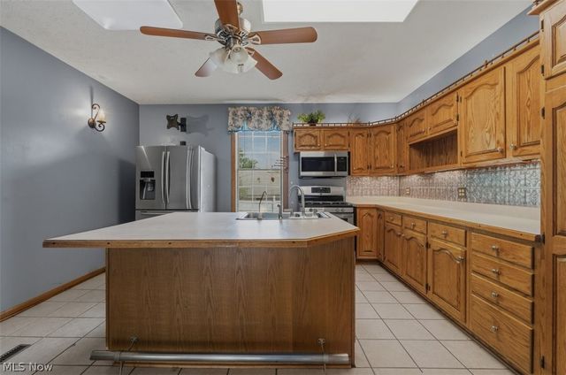 402 Williams Avenue, Williamstown, WV 26187