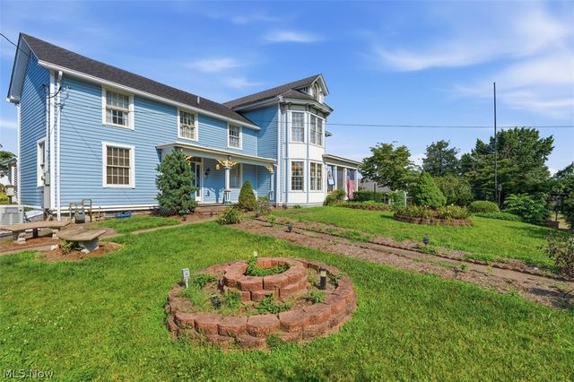 402 Williams Avenue, Williamstown, WV 26187