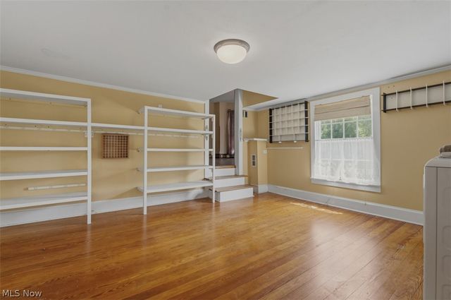 402 Williams Avenue, Williamstown, WV 26187
