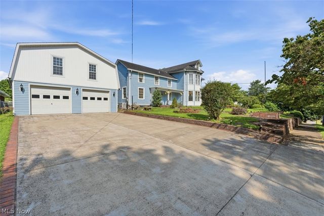 402 Williams Avenue, Williamstown, WV 26187