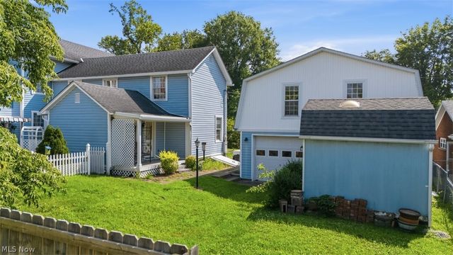 402 Williams Avenue, Williamstown, WV 26187