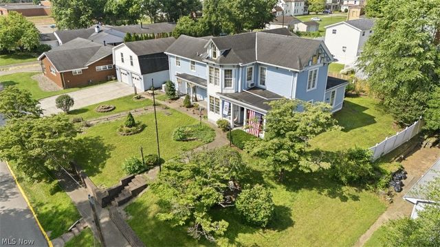 402 Williams Avenue, Williamstown, WV 26187