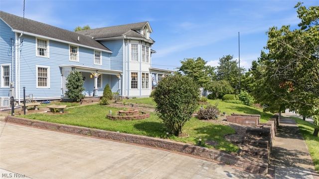 402 Williams Avenue, Williamstown, WV 26187