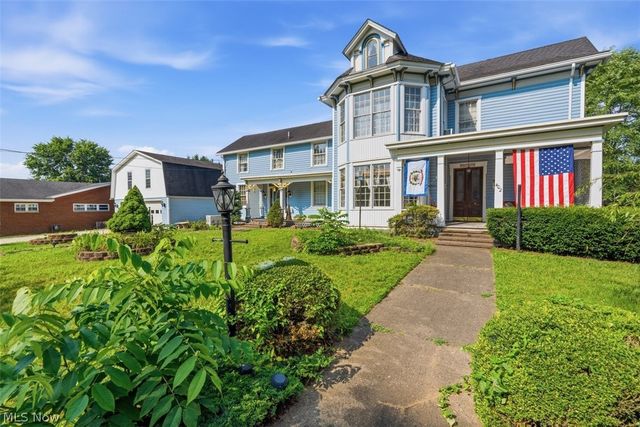402 Williams Avenue, Williamstown, WV 26187