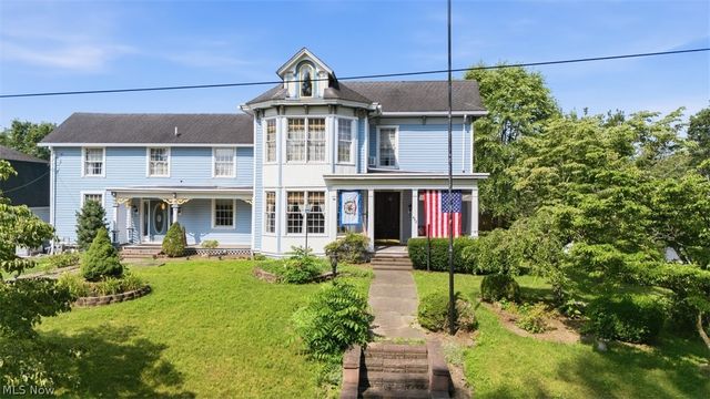 402 Williams Avenue, Williamstown, WV 26187