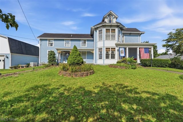 402 Williams Avenue, Williamstown, WV 26187