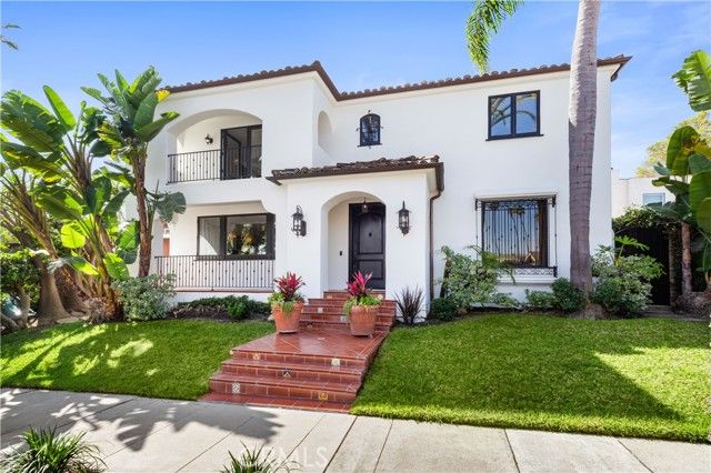 219 Ximeno Avenue, Long Beach, CA 90803