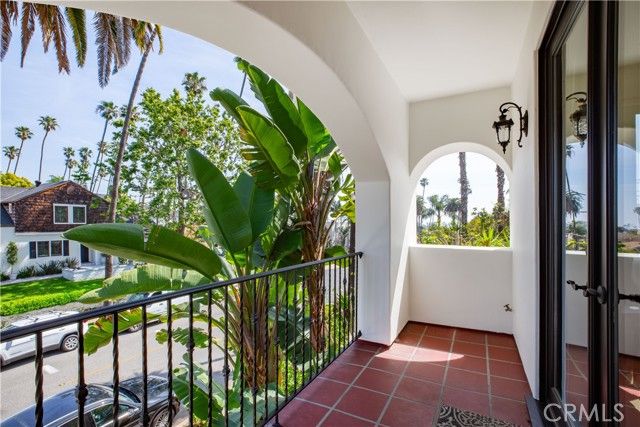 219 Ximeno Avenue, Long Beach, CA 90803