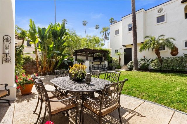 219 Ximeno Avenue, Long Beach, CA 90803